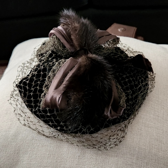 Vintage Mink Hat with Veil - Picture 5 of 5